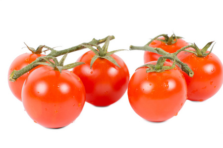 成熟的红葡萄或樱桃西红柿