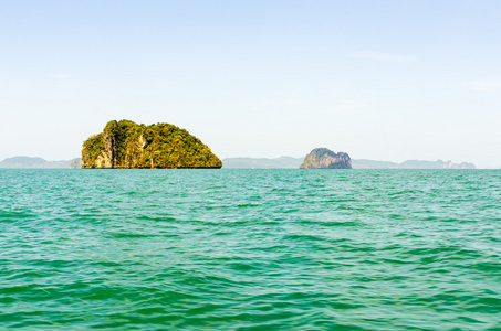 沿海峭壁和在岛上，在泰国象岛海滩