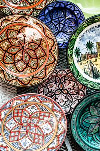 在本地街传统摩洛哥陶器图片