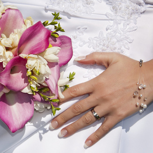 结婚戒指和花束