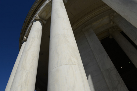 在华盛顿杰斐逊纪念堂在支柱