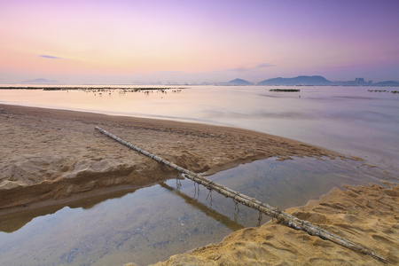 沿着海岸日落