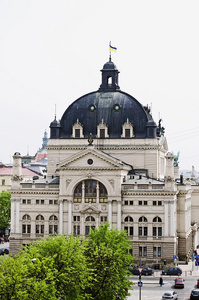 歌剧院在利沃夫的视图