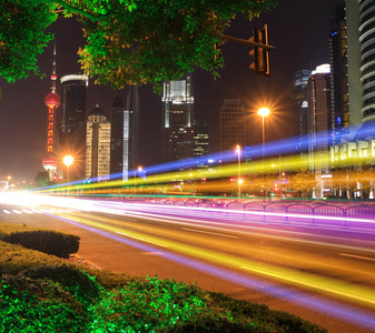 远东城市的上海陆家嘴假日晚上风光