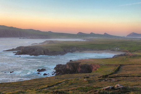 丁格尔半岛的夕阳海景图片