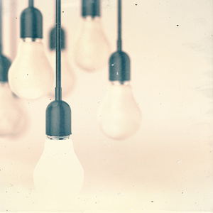 创意想法和领导的灯泡作为领导的概念