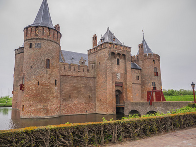 黑暗天空结束在荷兰的 muiderslot 城堡
