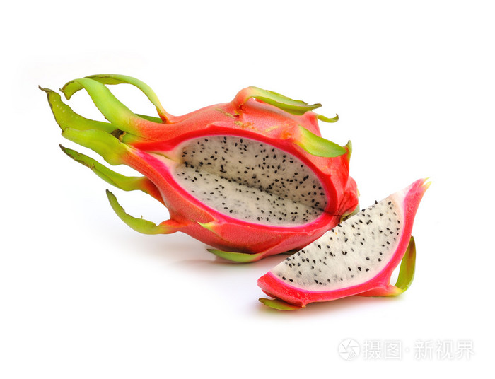 在白色背景上的火龙果