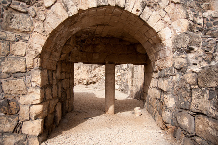 在以色列的古遗址旅游