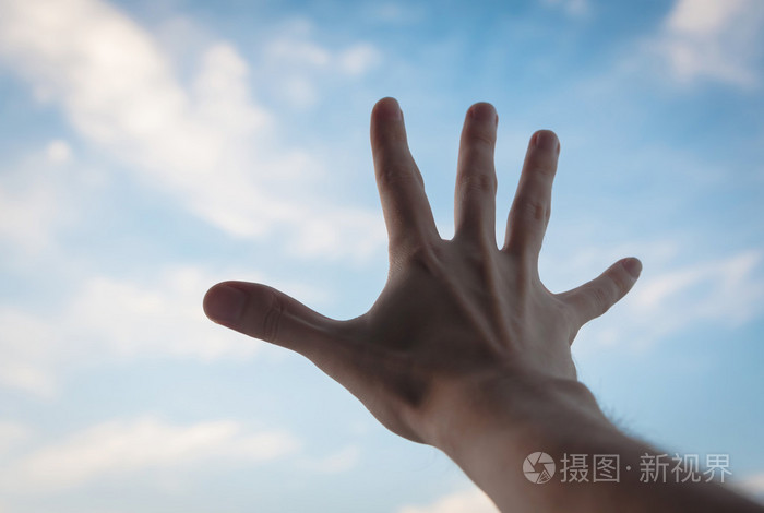 手伸向天空照片-正版商用图片1czvvv-摄图新视界