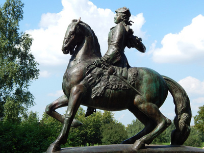 雕塑的俄罗斯女皇伊丽莎白在 kolomenskoe，莫斯科木皇宫。8 月，2013