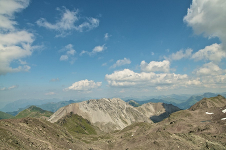 雄伟壮观的高山景观