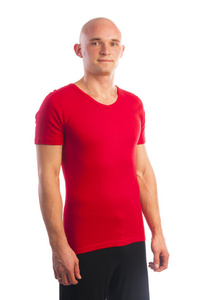运动年轻光头男人穿红 t 恤