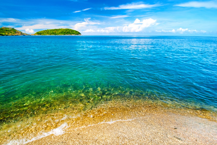 美丽的热带海景岩质海岸，普吉岛