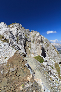 在多洛米蒂山徒步旅行