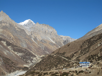 洛奇和 thorung la 去的路上山传递