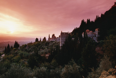 古老的小镇 mystras，lakonia，奔