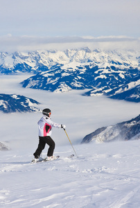 卡普伦，kitzsteinhorn 冰川的滑雪胜地。奥地利