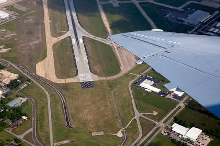 从空中俯瞰机场 lannding 路视图