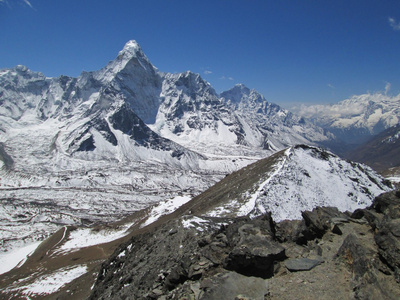 美丽的山 ama dablam