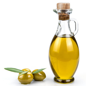 孤立在白色背景上的橄榄油瓶