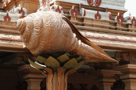 切德尔布尔寺的海螺壳雕塑