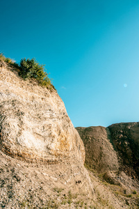 峡谷峭壁