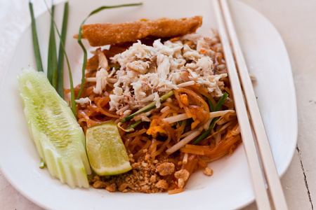 泰国食品垫泰语 搅拌鱼苗面条鲜虾