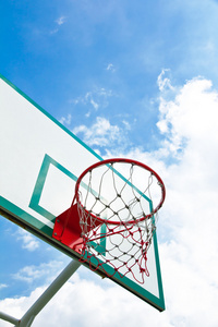 室外篮球架图片