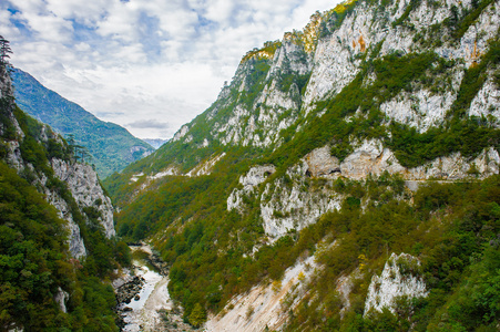 塔拉河黑山