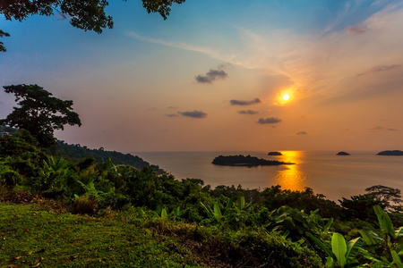 在夕阳的群岛