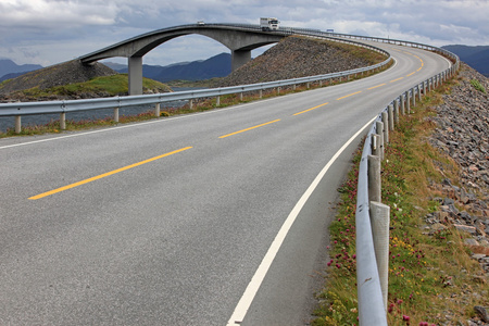 在挪威的大西洋公路 storseisundet 桥梁