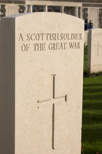 在伊普雷世界大战比利时佛兰德斯泰恩河胶辊公墓