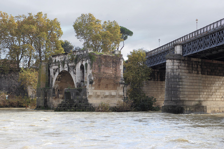 庞特 rotto 罗马桥在罗马