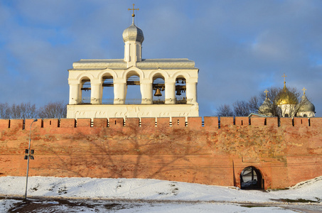 诺夫哥罗德，在 kremiln sofiysky 大教堂的钟塔