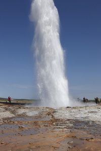 冰岛。南方地区。黄金圆环。strokkur 间歇泉。热 spr