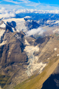 冰川在大格洛克纳山地块鸟瞰图图片