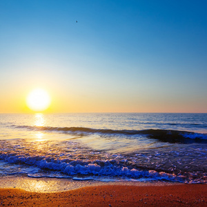 沙质海海滩日落时