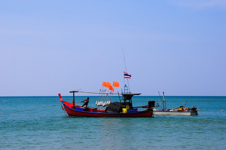 在海上的渔船。泰国