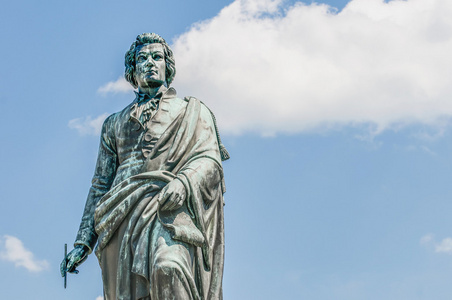 莫扎特雕像在莫扎特广场 莫扎特 在萨尔茨堡，奥地利经济论坛