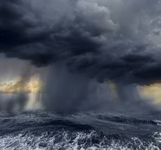 风雨如磐的海洋