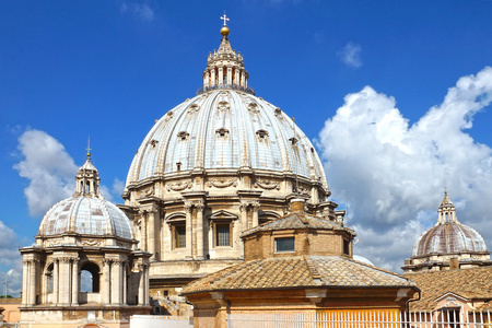 圣教堂的穹顶彼得在梵蒂冈，罗马，意大利