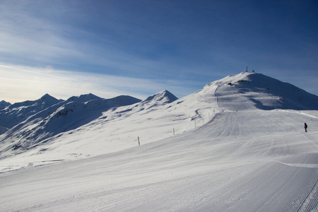 坡上在阿尔卑斯山的滑雪胜地。意大利利维尼奥