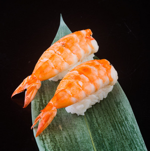 日本料理。寿司虾的背景