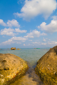 用岩石海滩