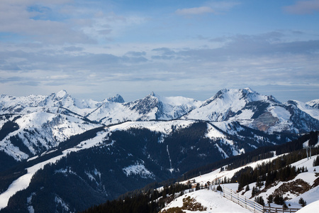 大山与雪的冬天   阿尔卑斯山