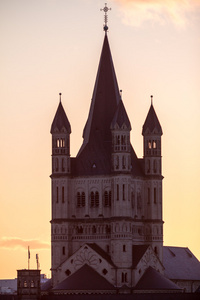 圣玛丽大教堂和市政厅的塔图片
