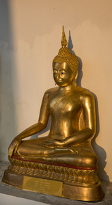 坐金佛像在泰国的 temple1