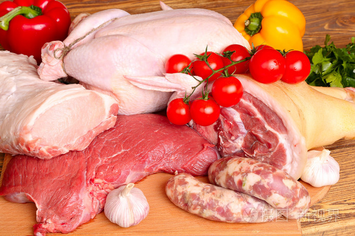 生鲜肉包括牛肉猪肉鸡肉和蔬菜