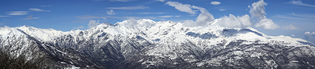 全景雪山